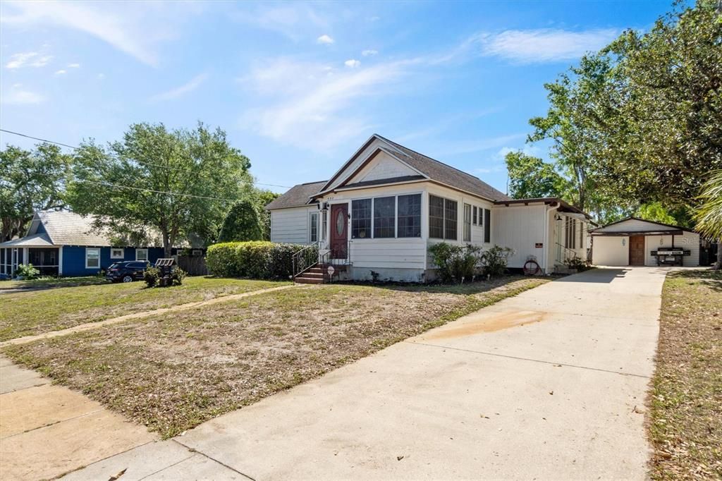 Под контрактом: $279,900 (3 спален, 2 ванн, 1819 Квадратных фут)