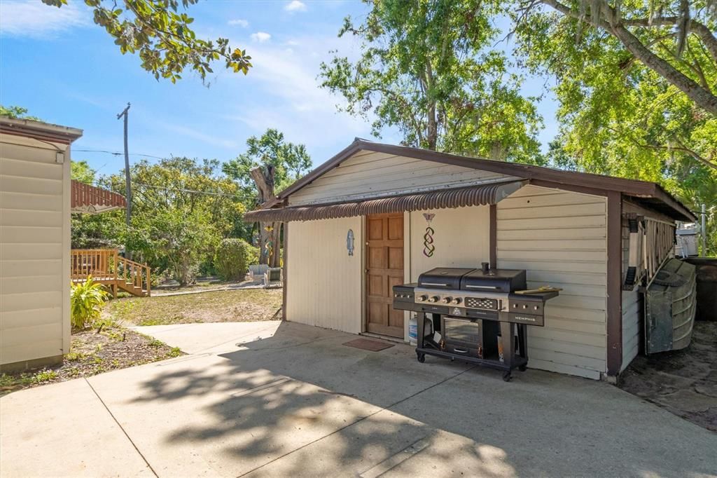 Под контрактом: $279,900 (3 спален, 2 ванн, 1819 Квадратных фут)