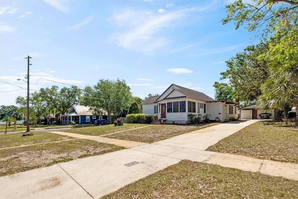 Под контрактом: $279,900 (3 спален, 2 ванн, 1819 Квадратных фут)