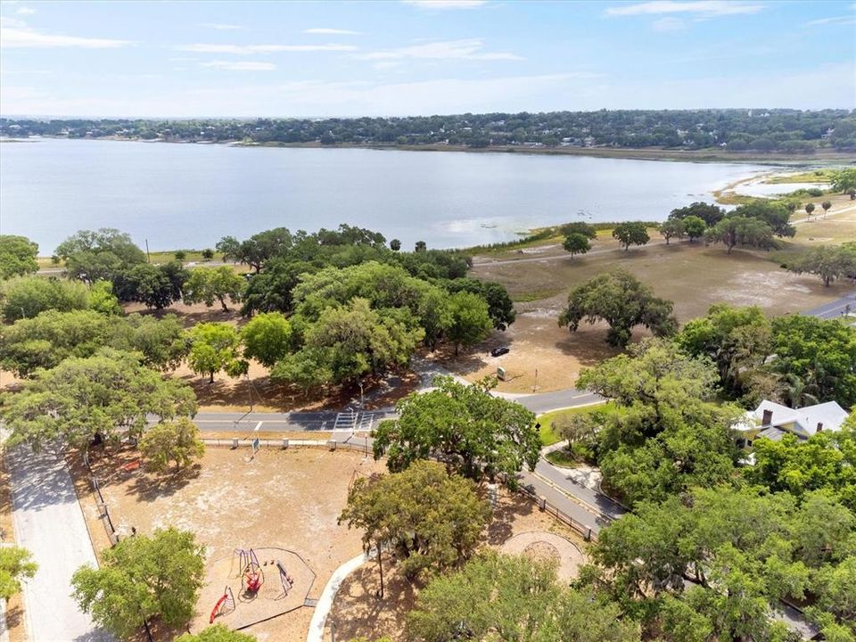 Под контрактом: $279,900 (3 спален, 2 ванн, 1819 Квадратных фут)