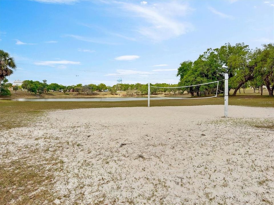 Под контрактом: $279,900 (3 спален, 2 ванн, 1819 Квадратных фут)