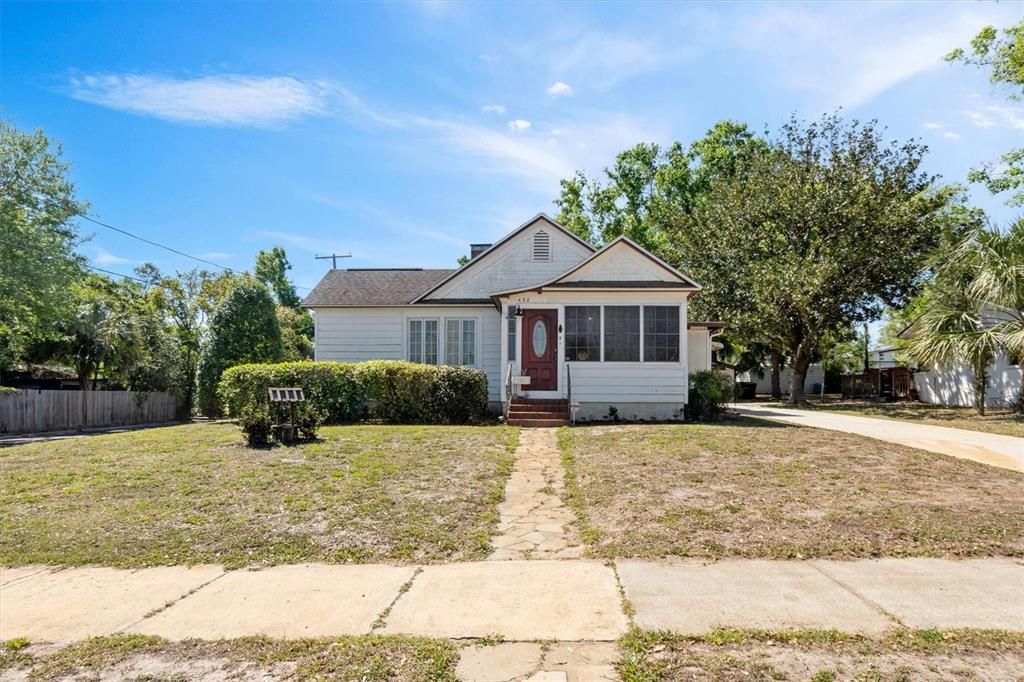 Под контрактом: $279,900 (3 спален, 2 ванн, 1819 Квадратных фут)