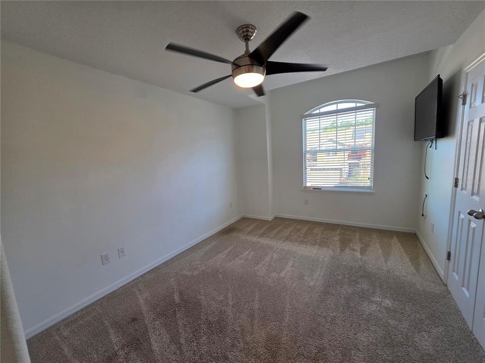 На продажу: $365,000 (3 спален, 2 ванн, 1762 Квадратных фут)