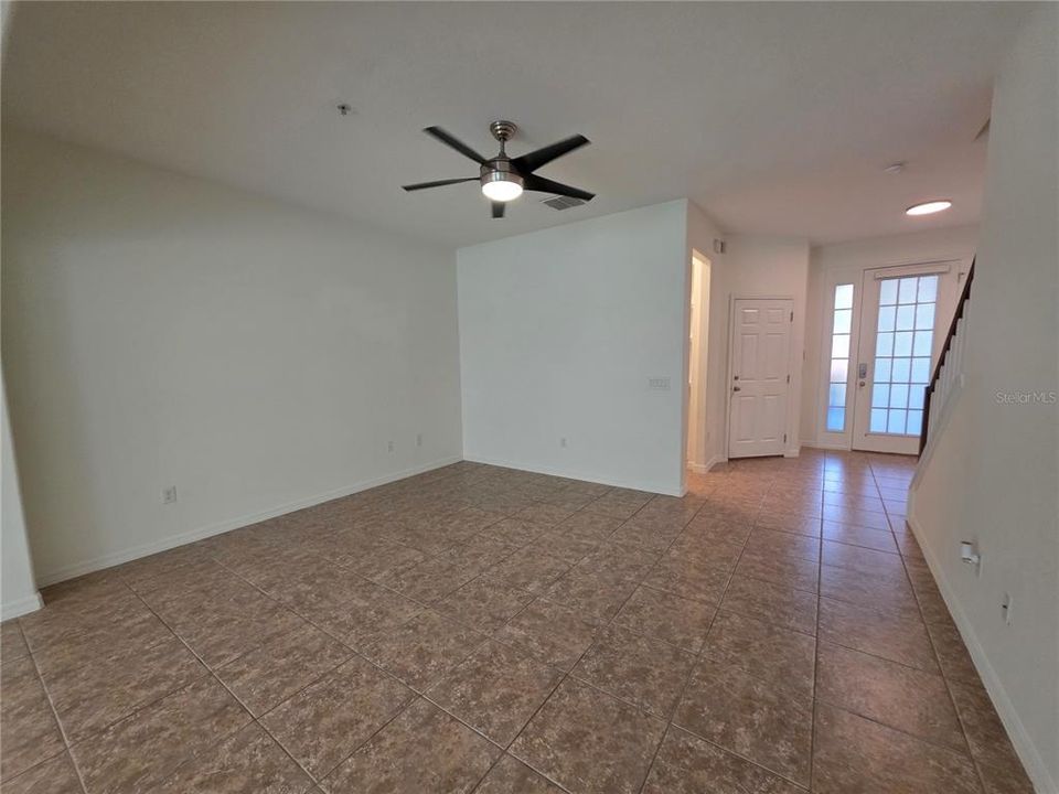 На продажу: $365,000 (3 спален, 2 ванн, 1762 Квадратных фут)