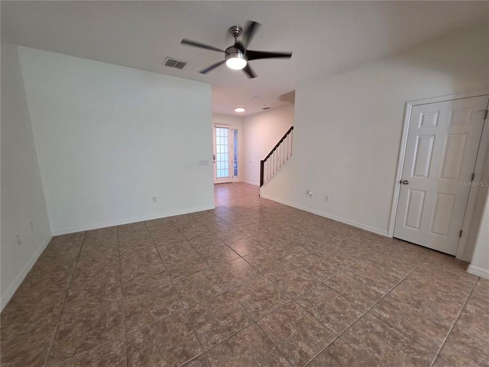 На продажу: $365,000 (3 спален, 2 ванн, 1762 Квадратных фут)