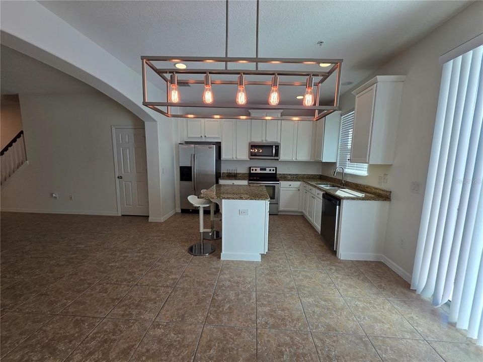 На продажу: $365,000 (3 спален, 2 ванн, 1762 Квадратных фут)