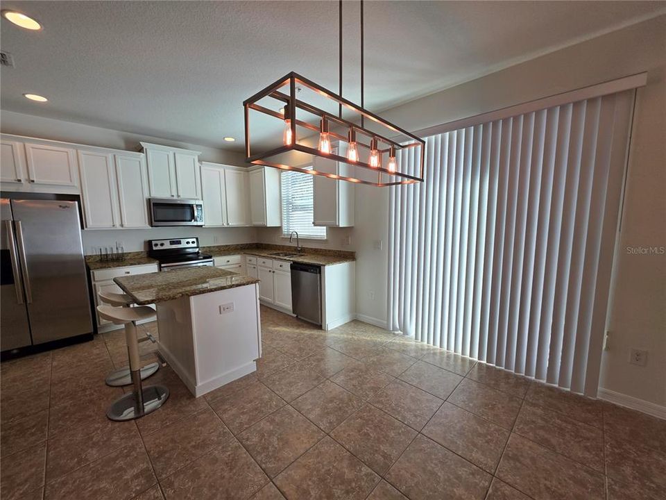 На продажу: $365,000 (3 спален, 2 ванн, 1762 Квадратных фут)