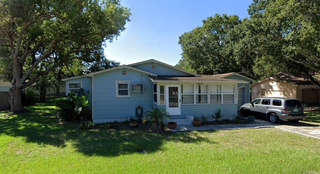 Recently Sold: $395,000 (2 beds, 1 baths, 1002 Square Feet)