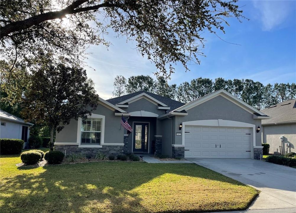 Recently Sold: $390,000 (3 beds, 2 baths, 1736 Square Feet)