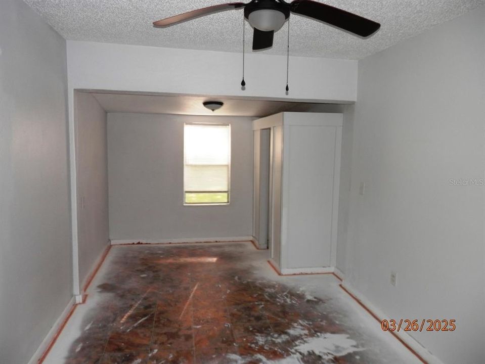 待售: $84,900 (3 贝兹, 1 浴室, 960 平方英尺)