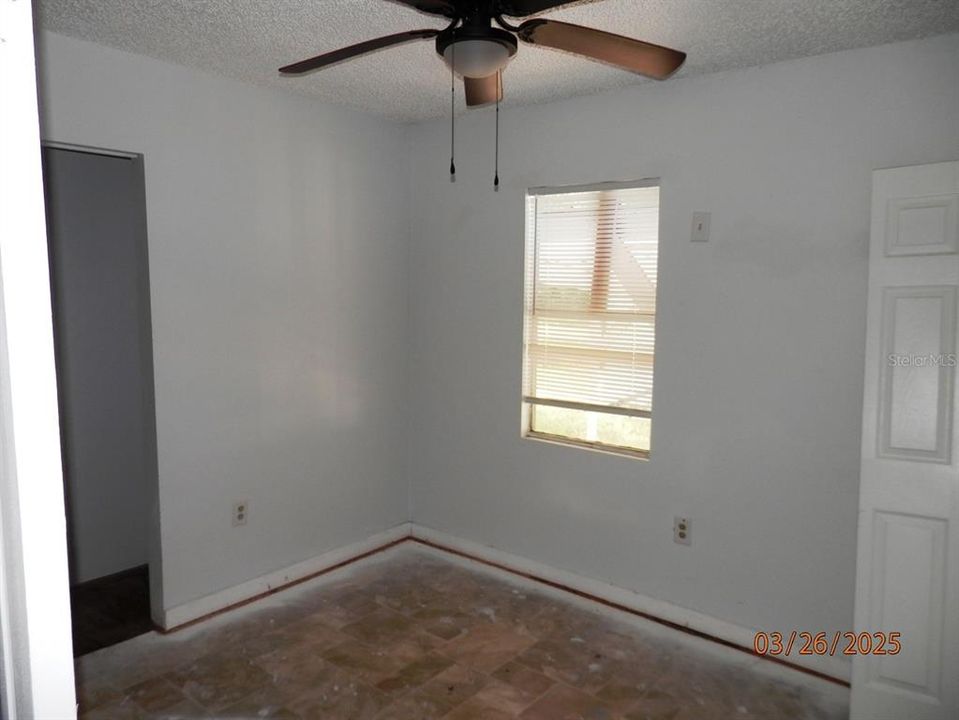 待售: $84,900 (3 贝兹, 1 浴室, 960 平方英尺)