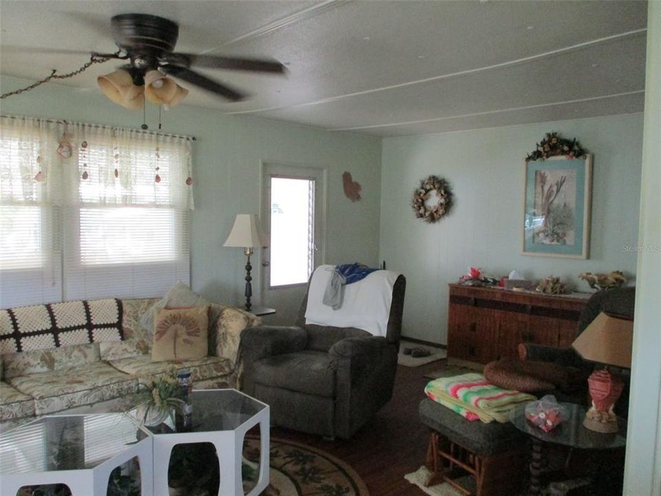 Active With Contract: $65,000 (2 beds, 1 baths, 768 Square Feet)