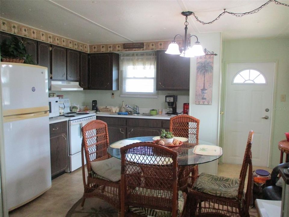 Active With Contract: $65,000 (2 beds, 1 baths, 768 Square Feet)