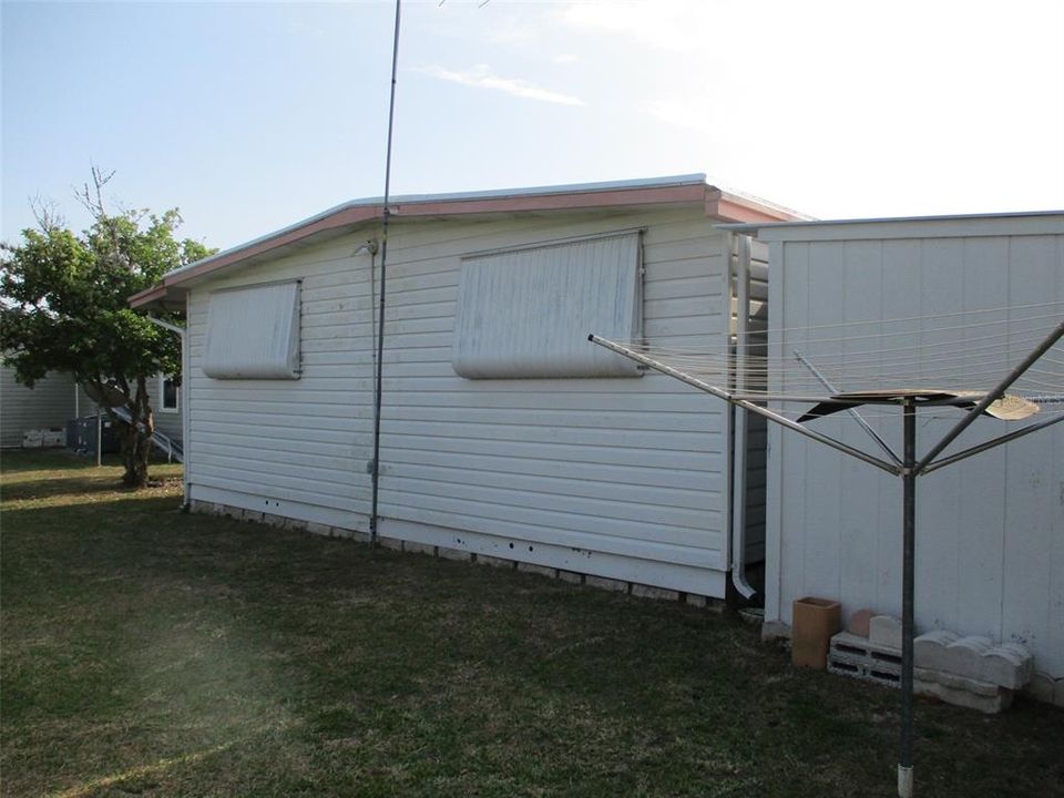 Active With Contract: $65,000 (2 beds, 1 baths, 768 Square Feet)