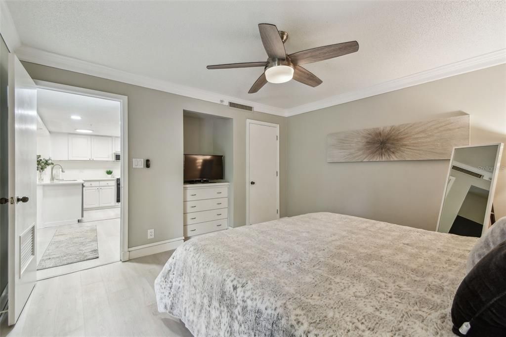 На продажу: $254,000 (1 спален, 1 ванн, 825 Квадратных фут)