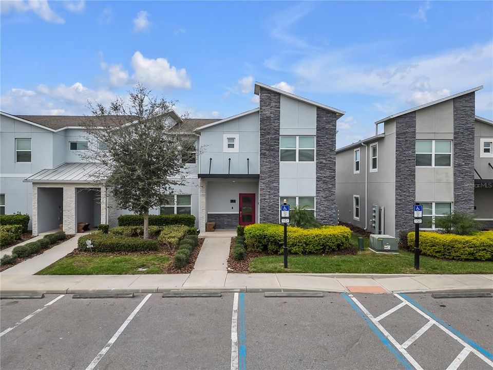 Recently Rented: $2,900 (5 beds, 4 baths, 2167 Square Feet)