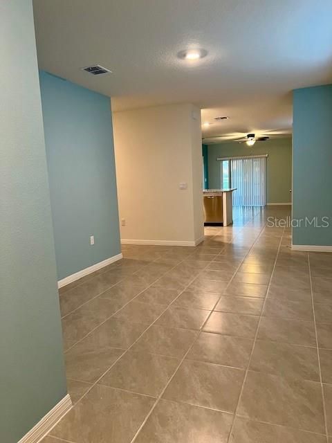 For Rent: $1,950 (3 beds, 2 baths, 1504 Square Feet)
