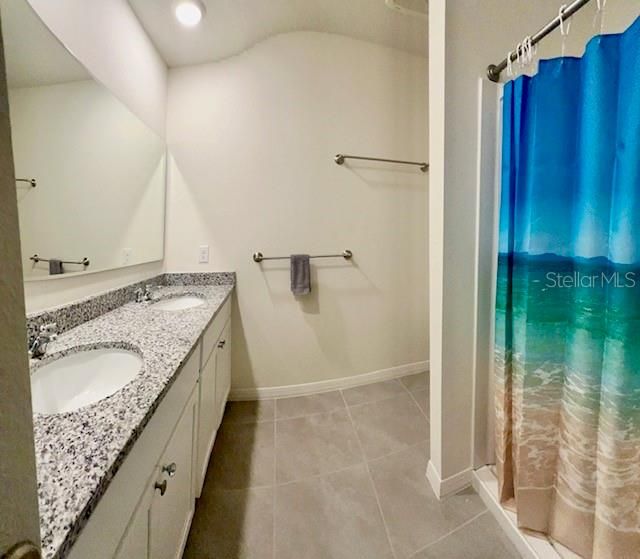 For Rent: $1,950 (3 beds, 2 baths, 1504 Square Feet)