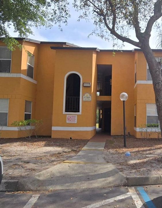 Recently Rented: $1,700 (2 beds, 2 baths, 1101 Square Feet)
