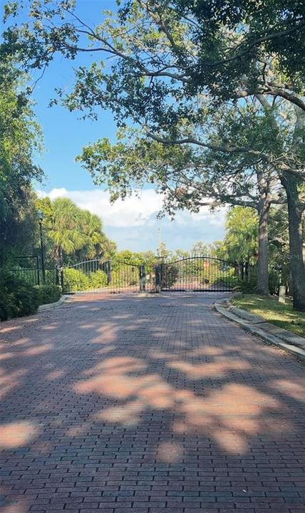 For Sale: $595,000 (3 beds, 2 baths, 2348 Square Feet)