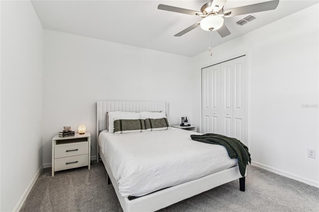 Под контрактом: $415,000 (5 спален, 2 ванн, 2389 Квадратных фут)