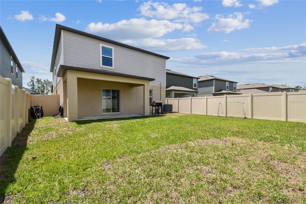 Под контрактом: $415,000 (5 спален, 2 ванн, 2389 Квадратных фут)