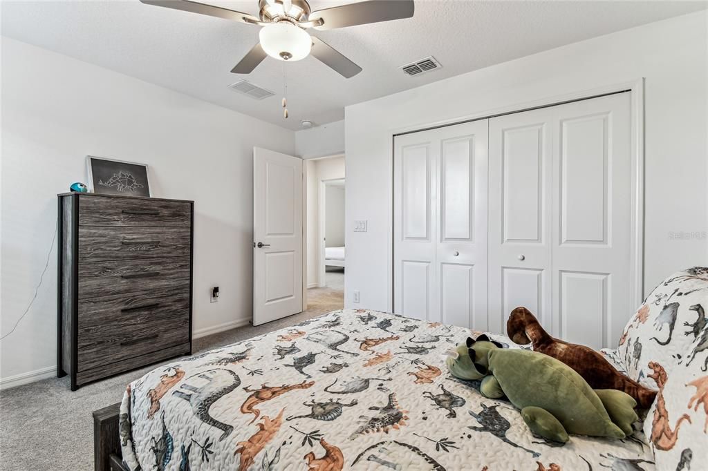 Под контрактом: $415,000 (5 спален, 2 ванн, 2389 Квадратных фут)