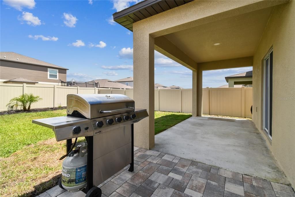 Под контрактом: $415,000 (5 спален, 2 ванн, 2389 Квадратных фут)