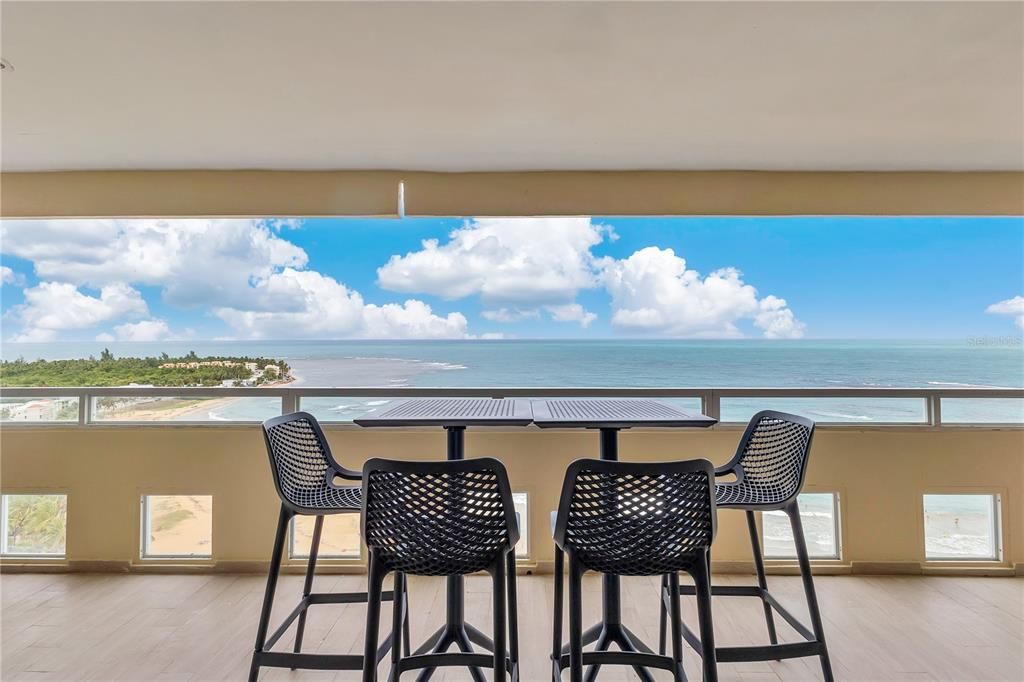 Active With Contract: $465,000 (1 beds, 2 baths, 1032 Square Feet)