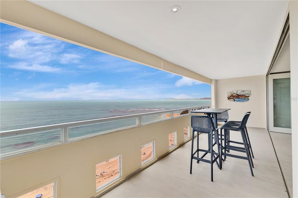 Active With Contract: $465,000 (1 beds, 2 baths, 1032 Square Feet)