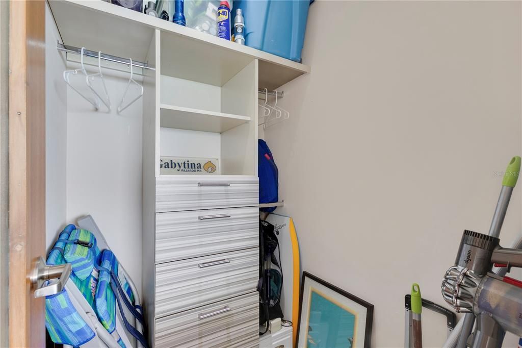 Active With Contract: $465,000 (1 beds, 2 baths, 1032 Square Feet)