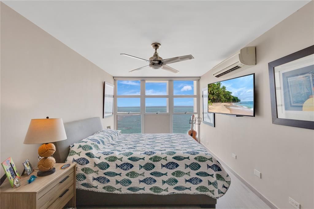 Active With Contract: $465,000 (1 beds, 2 baths, 1032 Square Feet)