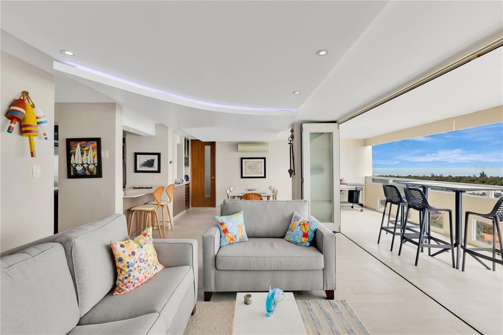 Active With Contract: $465,000 (1 beds, 2 baths, 1032 Square Feet)