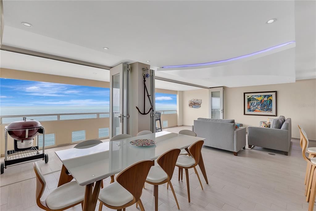 Active With Contract: $465,000 (1 beds, 2 baths, 1032 Square Feet)