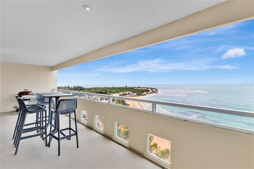 Active With Contract: $465,000 (1 beds, 2 baths, 1032 Square Feet)