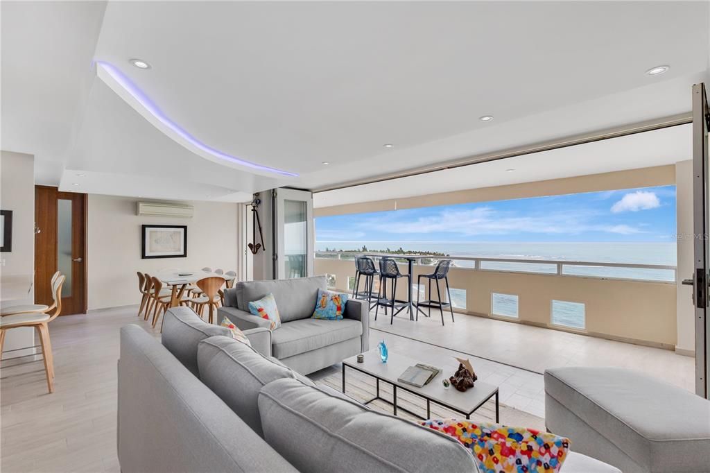 Active With Contract: $465,000 (1 beds, 2 baths, 1032 Square Feet)