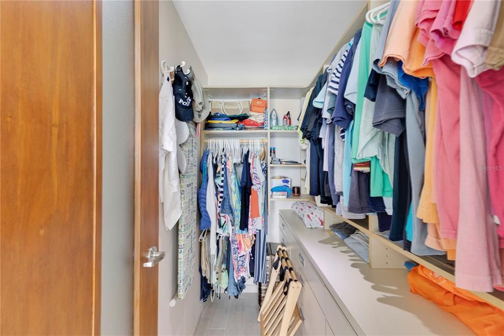 Active With Contract: $465,000 (1 beds, 2 baths, 1032 Square Feet)