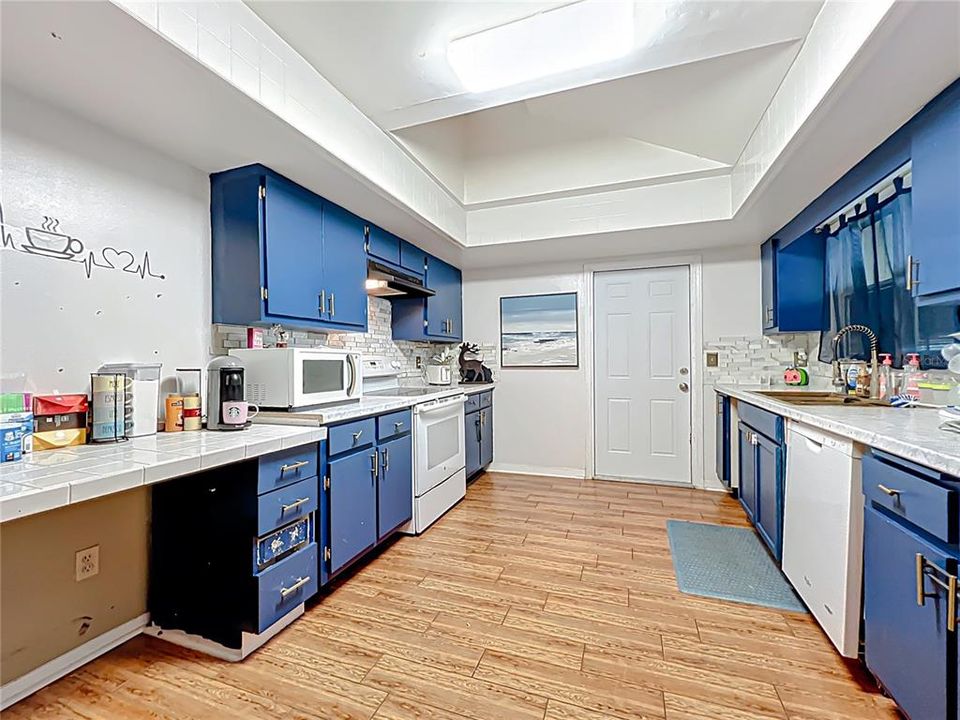 En Venta: $232,000 (3 camas, 2 baños, 1828 Pies cuadrados)