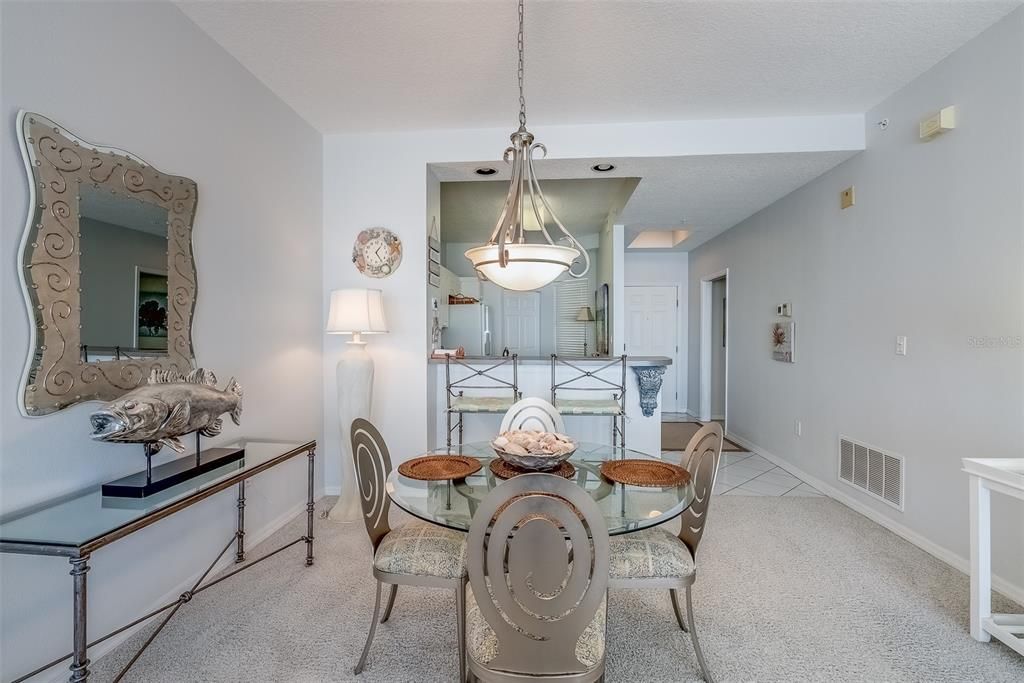 В аренду: $7,000 (2 спален, 2 ванн, 1190 Квадратных фут)