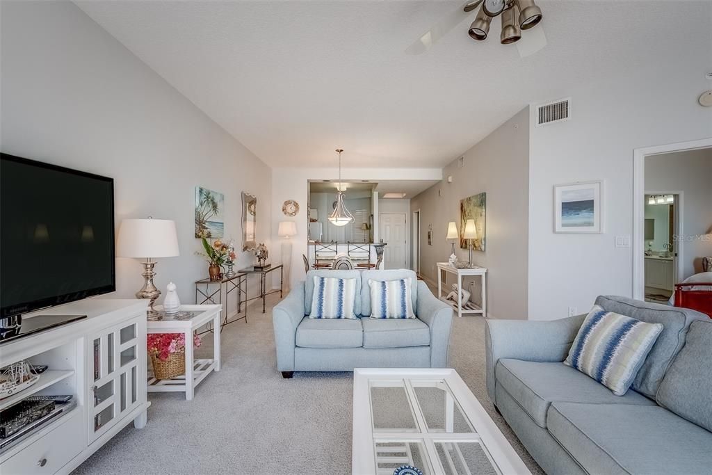 В аренду: $7,000 (2 спален, 2 ванн, 1190 Квадратных фут)