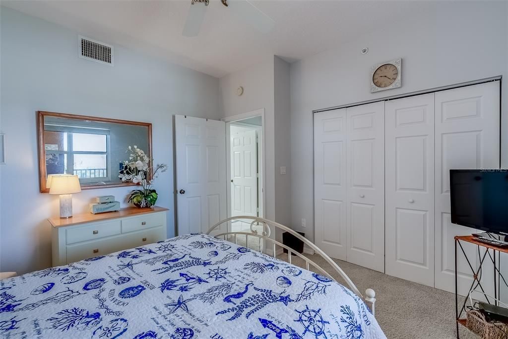 В аренду: $7,000 (2 спален, 2 ванн, 1190 Квадратных фут)