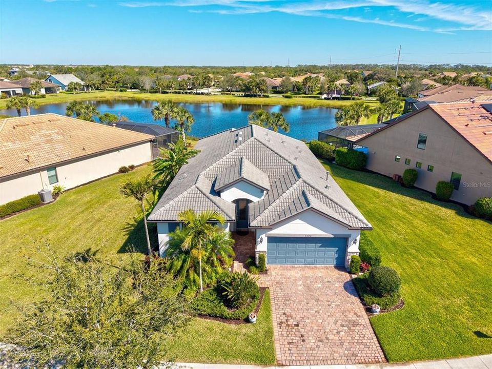 Recently Sold: $724,990 (3 beds, 2 baths, 2008 Square Feet)