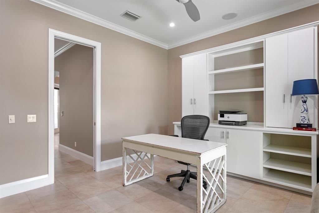 For Sale: $2,475,000 (5 beds, 4 baths, 3978 Square Feet)