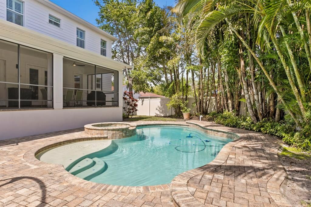 For Sale: $2,475,000 (5 beds, 4 baths, 3978 Square Feet)