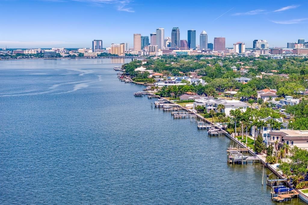 For Sale: $2,475,000 (5 beds, 4 baths, 3978 Square Feet)