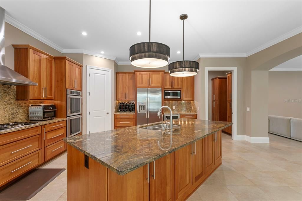 For Sale: $2,475,000 (5 beds, 4 baths, 3978 Square Feet)