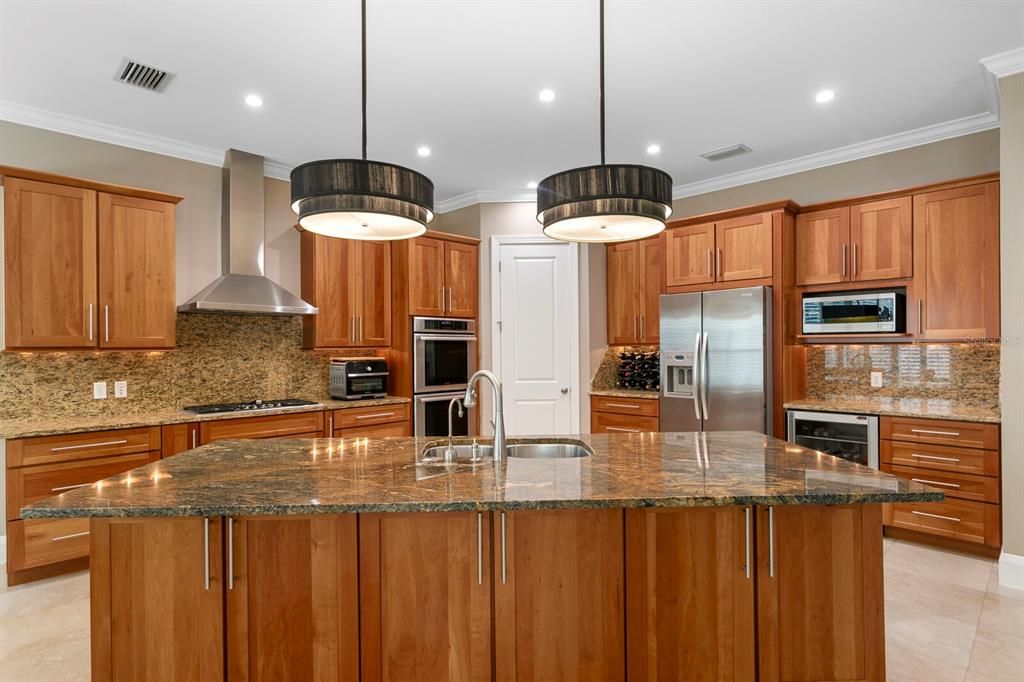 For Sale: $2,475,000 (5 beds, 4 baths, 3978 Square Feet)