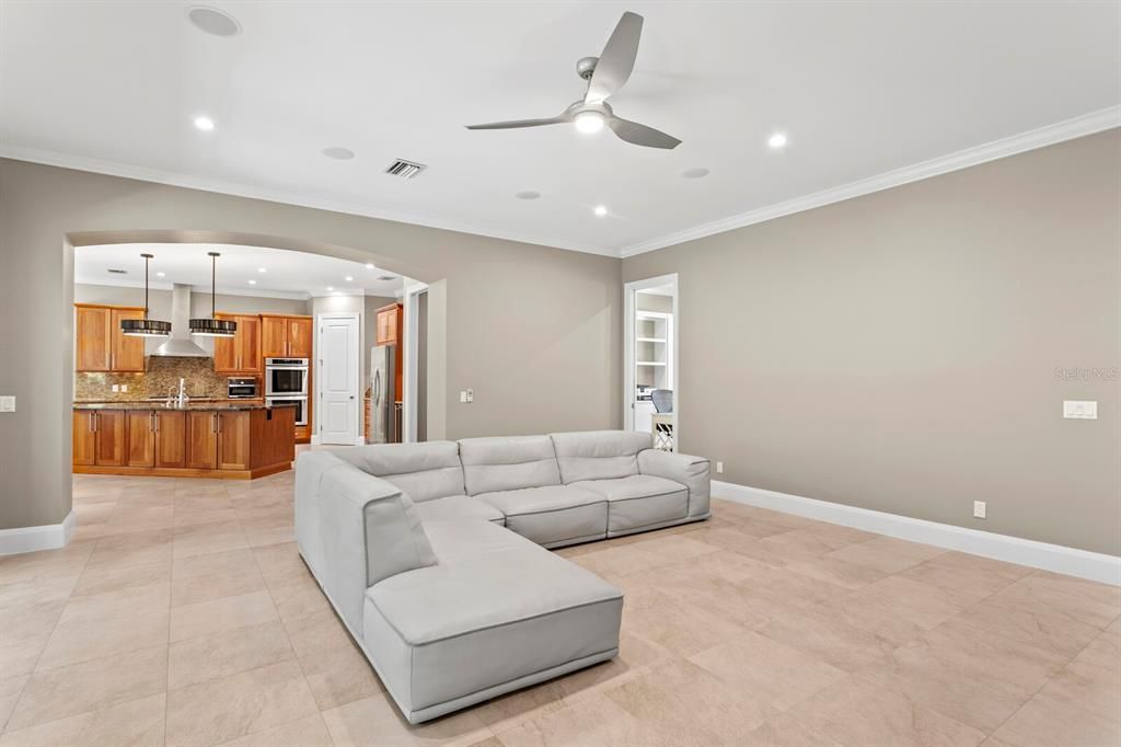 For Sale: $2,475,000 (5 beds, 4 baths, 3978 Square Feet)