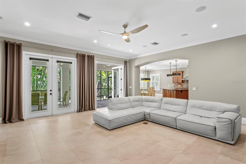 For Sale: $2,475,000 (5 beds, 4 baths, 3978 Square Feet)