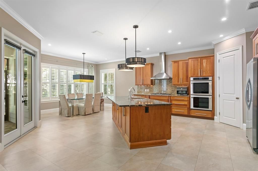 For Sale: $2,475,000 (5 beds, 4 baths, 3978 Square Feet)